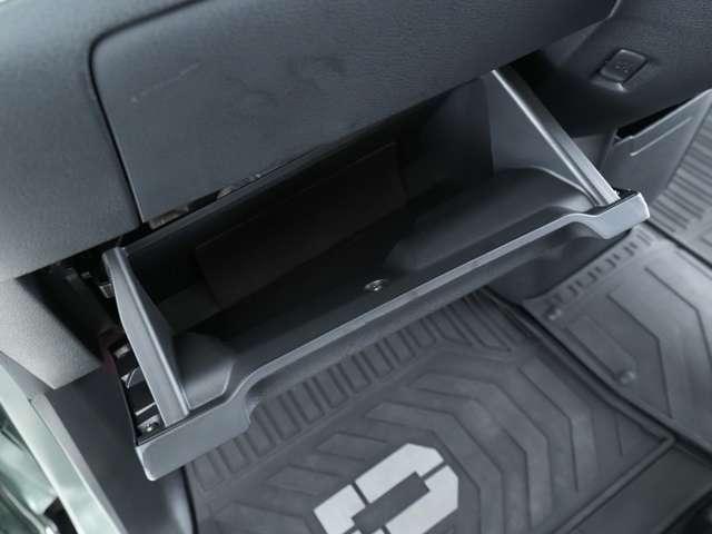 デリカミニ Ｔ　プレミアム　スマホ連携ディスプレイオーディオ　デジタルルームミラー　マルチアラウンドモニター　マイパイロット　ＥＴＣ　オールウェザーマット　ハーフレザーシート　両側電動スライドドア（25枚目）