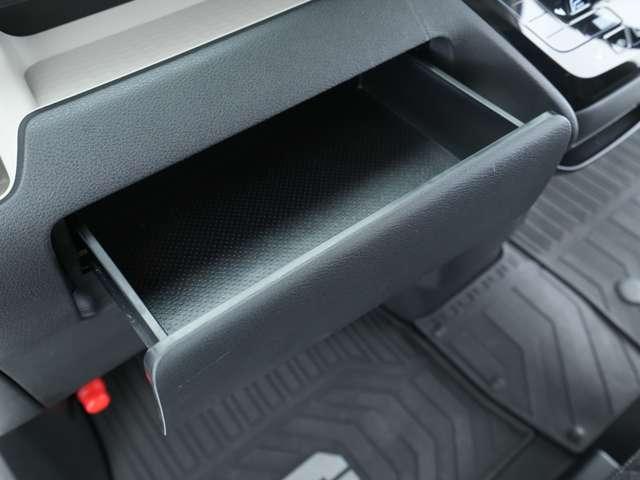 デリカミニ Ｔ　プレミアム　スマホ連携ディスプレイオーディオ　デジタルルームミラー　マルチアラウンドモニター　マイパイロット　ＥＴＣ　オールウェザーマット　ハーフレザーシート　両側電動スライドドア（26枚目）