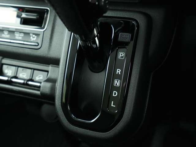 ハスラー ハイブリッドＸ　ナビ　バックカメラ　シートバックテーブル　ハイブリッド　ＥＴＣ　アダプティブクルーズコントロール　レーンキープアシスト　４ＷＤ　シートヒーター　アイドリングストップ　オートマチックハイビーム（14枚目）