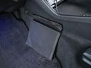 助手席足元にはちょっとした小物収納スペースも搭載しております!