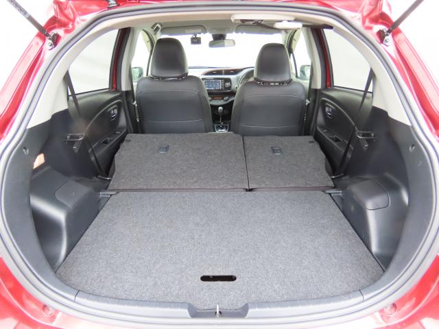 ヴィッツ Fアミー 車検整備付 純正ナビ 夏冬タイヤ付 エンスタ 前後ドラレコ TVワンセグ リアカメラ(22枚目)