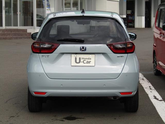フィット ｅ：ＨＥＶホーム　当社試乗車ＵＰ　コネクトディスプレイ　全方位カメラ　ホンダセンシング　前側ドラレコ　ＥＴＣ　フルセグ　Ｂｌｕｅｔｏｏｔｈ　ＬＥＤライト　電動パーキングブレーキ　サイドエアバッグ　パーキングセンサー（48枚目）