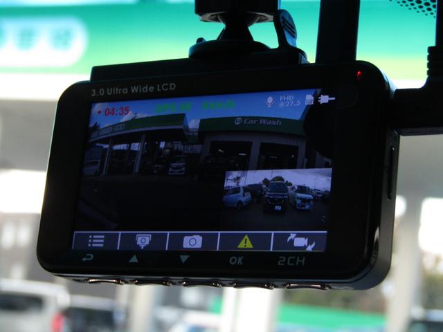 フィット １３Ｇ・Ｌホンダセンシング　ワンオーナー　純正ディスプレイオーディオ　バックカメラ　前後ドラレコ　ＥＴＣ　ワンセグ　Ｂｌｕｅｔｏｏｔｈ　ＵＳＢ　ＬＥＤライト　オートライト　オートエアコン　サイドエアバッグ　ドアバイザー（8枚目）