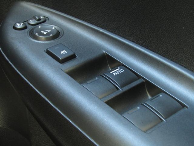 フィット １３Ｇ・Ｌホンダセンシング　ワンオーナー　純正ディスプレイオーディオ　バックカメラ　前後ドラレコ　ＥＴＣ　ワンセグ　Ｂｌｕｅｔｏｏｔｈ　ＵＳＢ　ＬＥＤライト　オートライト　オートエアコン　サイドエアバッグ　ドアバイザー（25枚目）