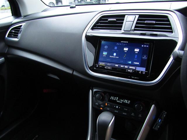 ＳＸ４ Ｓクロス ベースグレード　ワンオーナー　社外ナビ　バックカメラ　衝突軽減ブレーキ　ＥＴＣ　フルセグ　Ｂｌｕｅｔｏｏｔｈ　ＵＳＢ　ＣＤ／ＤＶＤ　ＬＥＤライト　オートエアコン　シートヒーター　サイドエアバッグ　パドルシフト（7枚目）