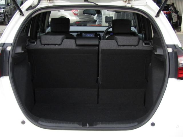 フィット ホーム　ワンオーナー　純正ナビ　バックカメラ　ホンダセンシング　エンスタ　Ｂｌｕｅｔｏｏｔｈ　ＵＳＢ　ＬＥＤライト　オートハイビーム　電動パーキングブレーキ　オートエアコン　サイドエアバッグ　パーキングセンサ（31枚目）