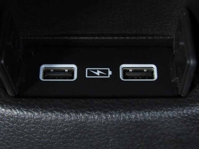 フィット ｅ：ＨＥＶホーム２０周年特別仕様車カーサ　ワンオーナー　純正９インチナビ　バックカメラ　ホンダセンシング　ＥＴＣ　フルセグ　Ｂｌｕｅｔｏｏｔｈ　ＵＳＢ　パーキングセンサー　ＬＥＤライト　オートエアコン　シートヒーター　電動パーキングブレーキ（27枚目）