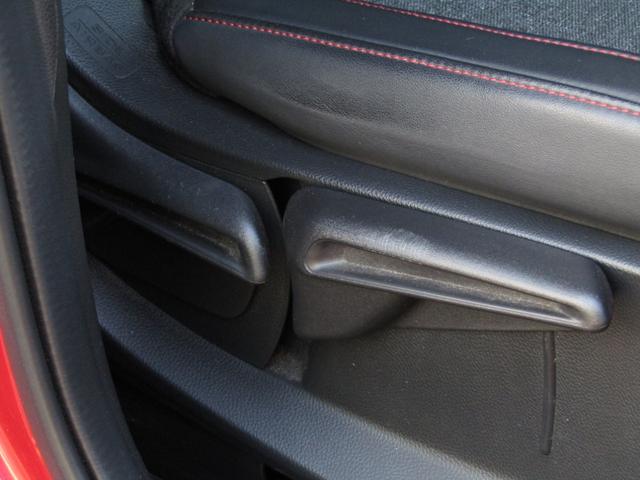 フィット ｅ：ＨＥＶホーム２０周年特別仕様車カーサ　ワンオーナー　純正９インチナビ　バックカメラ　ホンダセンシング　ＥＴＣ　フルセグ　Ｂｌｕｅｔｏｏｔｈ　ＵＳＢ　パーキングセンサー　ＬＥＤライト　オートエアコン　シートヒーター　電動パーキングブレーキ（29枚目）