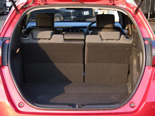 フィット ｅ：ＨＥＶホーム２０周年特別仕様車カーサ　ワンオーナー　純正９インチナビ　バックカメラ　ホンダセンシング　ＥＴＣ　フルセグ　Ｂｌｕｅｔｏｏｔｈ　ＵＳＢ　パーキングセンサー　ＬＥＤライト　オートエアコン　シートヒーター　電動パーキングブレーキ（35枚目）