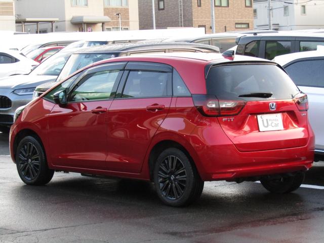 フィット ｅ：ＨＥＶホーム２０周年特別仕様車カーサ　ワンオーナー　純正９インチナビ　バックカメラ　ホンダセンシング　ＥＴＣ　フルセグ　Ｂｌｕｅｔｏｏｔｈ　ＵＳＢ　パーキングセンサー　ＬＥＤライト　オートエアコン　シートヒーター　電動パーキングブレーキ（42枚目）