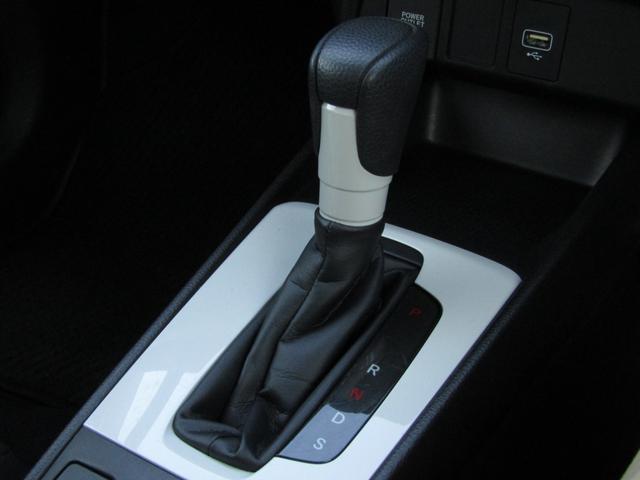 フィット ベーシック　当社レンタカーＵＰ　純正８インチナビ　バックカメラ　ホンダセンシング　前側ドラレコ　ＥＴＣ　フルセグ　Ｂｌｕｅｔｏｏｔｈ　ＵＳＢ　パーキングセンサー　電動パーキングブレーキ　サイドエアバッグ（12枚目）