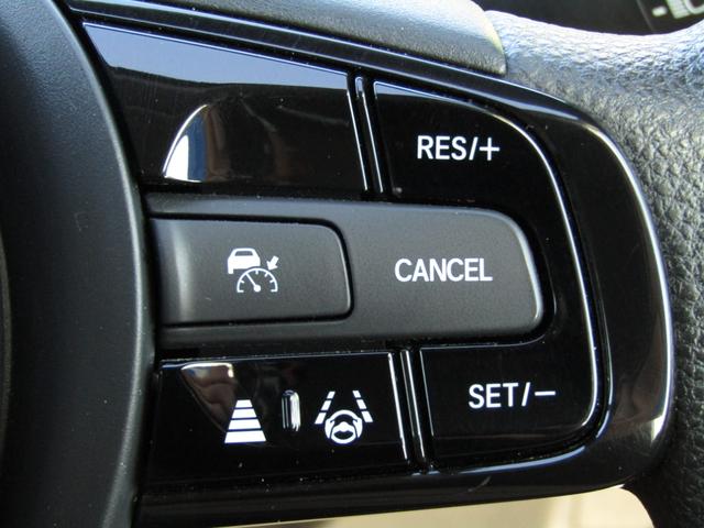 フィット ベーシック　当社レンタカーＵＰ　純正８インチナビ　バックカメラ　ホンダセンシング　前側ドラレコ　ＥＴＣ　フルセグ　Ｂｌｕｅｔｏｏｔｈ　ＵＳＢ　パーキングセンサー　電動パーキングブレーキ　サイドエアバッグ（16枚目）