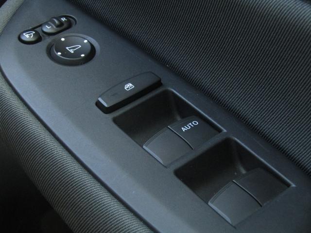 フィット ベーシック　当社レンタカーＵＰ　純正８インチナビ　バックカメラ　ホンダセンシング　前側ドラレコ　ＥＴＣ　フルセグ　Ｂｌｕｅｔｏｏｔｈ　ＵＳＢ　パーキングセンサー　電動パーキングブレーキ　サイドエアバッグ（25枚目）