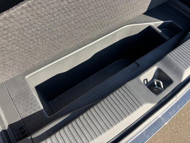 ヴェゼル ｅ：ＨＥＶＺ　ワンオーナー　コネクトディスプレイ　バックカメラ　ホンダセンシング　前後ドラレコ　ＥＴＣ２．０　フルセグ　Ｂｌｕｅｔｏｏｔｈ　ＵＳＢ　ＬＥＤライト　オートエアコン　シートヒーター　サイドエアバッグ（52枚目）