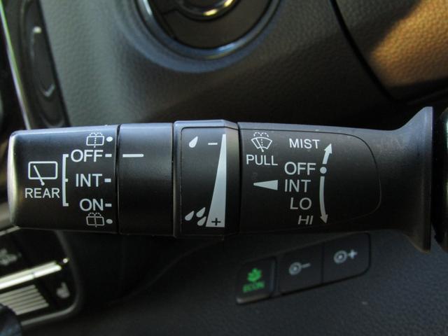 N-BOXカスタム G・Lホンダセンシング ワンオーナー 純正ナビ バックカメラ ETC 左側PSD フルセグ Bluetooth USB CD/DVD LEDライト オートライト オートエアコン シートヒーター サイドエアバッグ(17枚目)