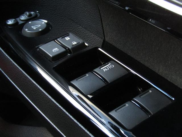 N-BOXカスタム G・Lホンダセンシング ワンオーナー 純正ナビ バックカメラ ETC 左側PSD フルセグ Bluetooth USB CD/DVD LEDライト オートライト オートエアコン シートヒーター サイドエアバッグ(23枚目)