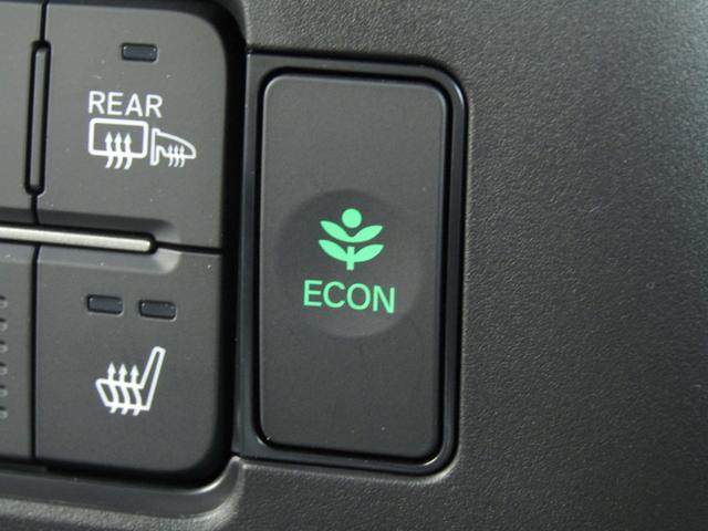 Ｎ－ＢＯＸカスタム ベースグレード　当社試乗車ＵＰ　純正９インチナビ　バックカメラ　ホンダセンシング　前後３カメラドラレコ　両側ＰＳＤ　フルセグ　Ｂｌｕｅｔｏｏｔｈ　ＵＳＢ　オートエアコン　シートヒーター　電動パーキングブレーキ（17枚目）