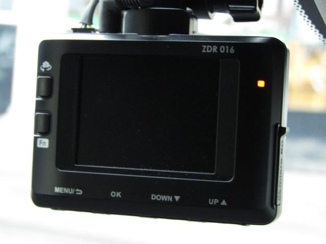 ステップワゴン スパーダ　ワンオーナー　純正１１．４インチナビ　バックカメラ　ホンダセンシング　前後ドラレコ　ＥＴＣ　両側ＰＳＤ　フルセグ　Ｂｌｕｅｔｏｏｔｈ　ＵＳＢ　ＬＥＤライト　前後独立オートエアコン　パーキングセンサー（8枚目）