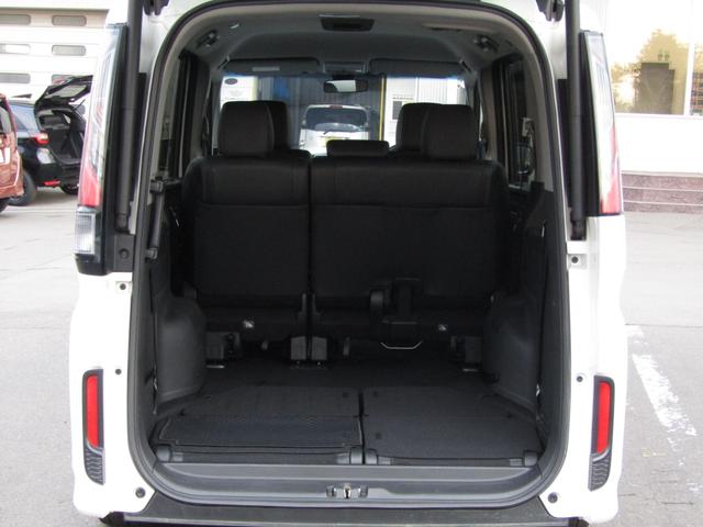 ステップワゴンスパーダ スパーダ・クールスピリットホンダセンシング　ワンオーナー　純正９インチナビ　バックカメラ　ＥＴＣ２．０　両側ＰＳＤ　フルセグ　Ｂｌｕｅｔｏｏｔｈ　ＵＳＢ　ＬＥＤライト　前後独立オートエアコン　シートヒーター　２列目ベンチシート　サイドエアバッグ（46枚目）