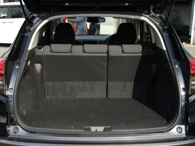 ヴェゼル ハイブリッドＸ・ホンダセンシング　ワンオーナー　純正ナビ　バックカメラ　ＥＴＣ　フルセグ　Ｂｌｕｅｔｏｏｔｈ　ＵＳＢ　ＣＤ／ＤＶＤ　ＬＥＤライト　オートエアコン　前席シートヒーター　電動パーキングブレーキ　サイドエアバッグ（32枚目）