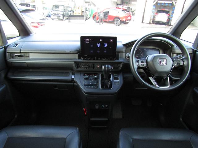 ステップワゴン スパーダ　当社レンタカーＵＰ　純正９インチナビ　バックカメラ　ホンダセンシング　前側ドラレコ　ＥＴＣ　両側ＰＳＤ　フルセグ　Ｂｌｕｅｔｏｏｔｈ　ＵＳＢ　ＬＥＤライト　オートエアコン　電動パーキングブレーキ（2枚目）