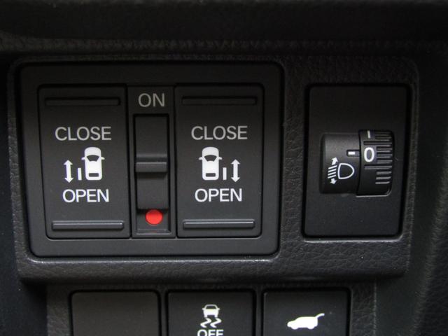 ステップワゴン スパーダ　当社レンタカーＵＰ　純正９インチナビ　バックカメラ　ホンダセンシング　前側ドラレコ　ＥＴＣ　両側ＰＳＤ　フルセグ　Ｂｌｕｅｔｏｏｔｈ　ＵＳＢ　ＬＥＤライト　オートエアコン　電動パーキングブレーキ（29枚目）