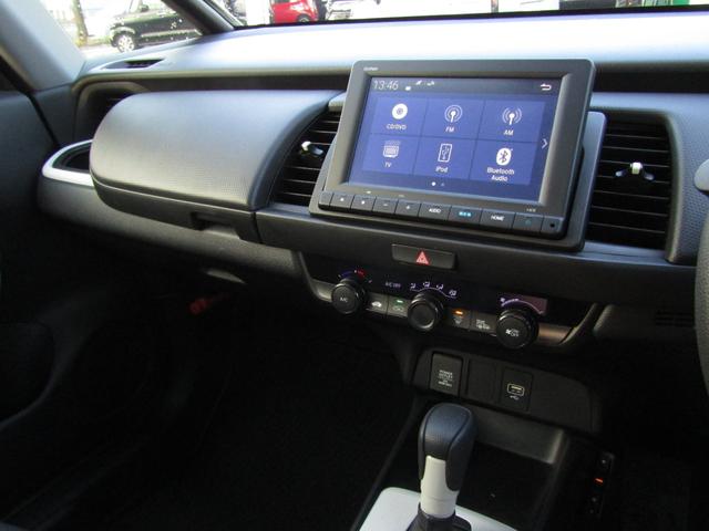 フィット ベーシック　当社レンタカーＵＰ　純正８インチナビ　バックカメラ　ホンダセンシング　前側ドラレコ　ＥＴＣ　フルセグ　Ｂｌｕｅｔｏｏｔｈ　ＵＳＢ　マニュアルエアコン　電動パーキングブレーキ　サイドエアバッグ（9枚目）