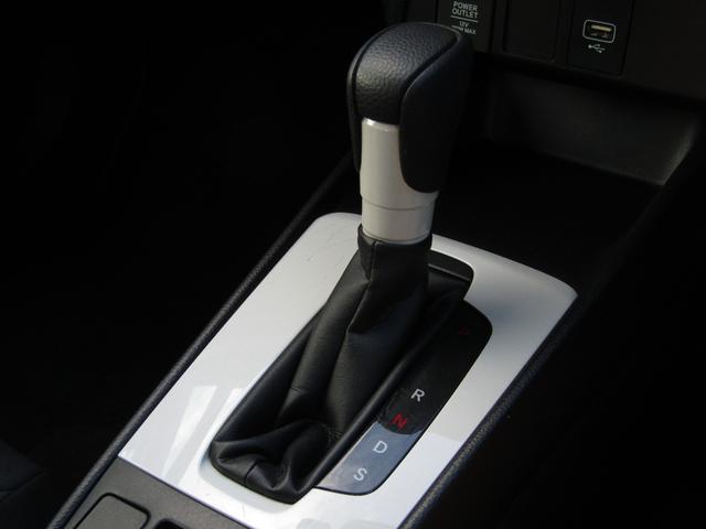 フィット ベーシック　当社レンタカーＵＰ　純正８インチナビ　バックカメラ　ホンダセンシング　前側ドラレコ　ＥＴＣ　フルセグ　Ｂｌｕｅｔｏｏｔｈ　ＵＳＢ　マニュアルエアコン　電動パーキングブレーキ　サイドエアバッグ（12枚目）