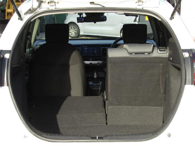 フィット ベーシック　当社レンタカーＵＰ　純正８インチナビ　バックカメラ　ホンダセンシング　前側ドラレコ　ＥＴＣ　フルセグ　Ｂｌｕｅｔｏｏｔｈ　ＵＳＢ　マニュアルエアコン　電動パーキングブレーキ　サイドエアバッグ（31枚目）