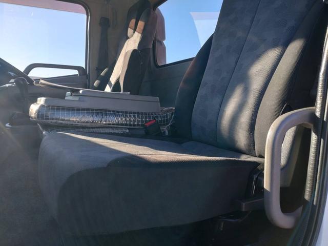 コンドル ＭＫ３８Ｌ　４トン４段ラジコン　フックイン　予備検査付き　荷台長さ５４００ｍｍ　荷台幅２２００ｍｍ　煽りアルミブロック７００ｍｍ　２１５馬力（エンジン型式ＧＨ５）６ＭＴ（13枚目）