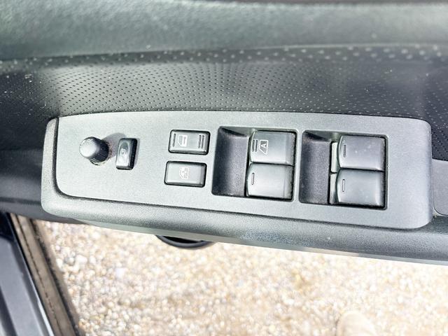 エクストレイル ２０Ｘ　４ＷＤ　ローンに不安な方　１年保証　ユーザー買取車　寒冷地仕様　社外ナビ　フルセグＴＶ　ＤＶＤ再生　Ｂｌｕｅｔｏｏｔｈ　シートヒーター　スマートキー　キーレス　純正アルミホイール　　盗難防止装置（61枚目）