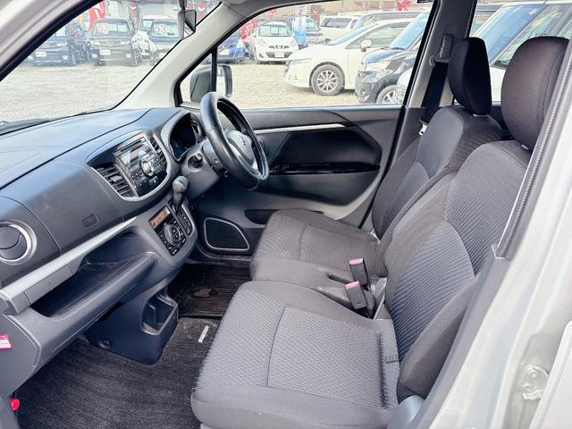 ワゴンＲスティングレー Ｘ　４ＷＤ　ローンに不安な方　　純正オーディオ　スマートキー　プッシュスタート　キーレス　ＣＤ再生　ＡＵＸ　フロントフォグランプ　アイドリングストップ　ベンチシート　全国　札幌　函館　リース（8枚目）