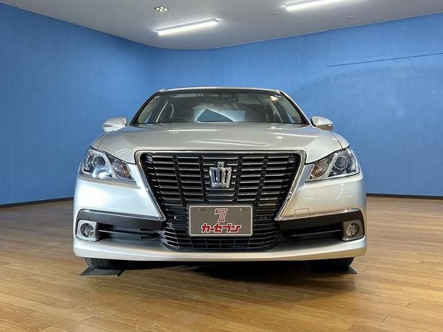 クラウン ロイヤルサルーンi-Four ユーザー買取車 エンジンスターター パワーシート バックカメラ クルーズコントロール 前後ドライブレコーダー ETC ナビゲーション フルセグテレビ スマートキー パワーバックドア(12枚目)