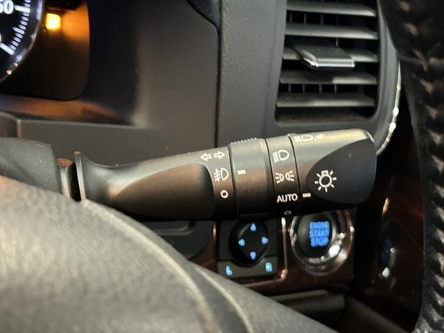 クラウン ロイヤルサルーンi-Four ユーザー買取車 エンジンスターター パワーシート バックカメラ クルーズコントロール 前後ドライブレコーダー ETC ナビゲーション フルセグテレビ スマートキー パワーバックドア(26枚目)