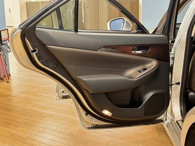 クラウン ロイヤルサルーンi-Four ユーザー買取車 エンジンスターター パワーシート バックカメラ クルーズコントロール 前後ドライブレコーダー ETC ナビゲーション フルセグテレビ スマートキー パワーバックドア(71枚目)