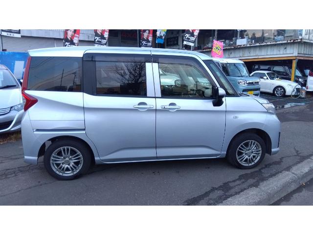 ルーミー X 4WD 両側スライド・片側電動 アルミホイール スマートキー アイドリングストップ CVT 盗難防止システム 衝突安全ボディ ABS ESC CD USB ミュージックプレイヤー接続可 エアコン(4枚目)