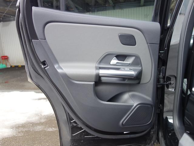 ＧＬＡクラス ＧＬＡ４５　Ｓ　４マチック＋　４ＷＤ　ワンオーナー　ＡＭＧパフォーマンスＰＫＧ　ＡＭＧアドバンスドＰＫＧ　パノラミックスライディングルーフ　全周囲カメラ　クリアランスソナー　　チタニウムグレー／黒レザーシート　電動リアゲート（33枚目）