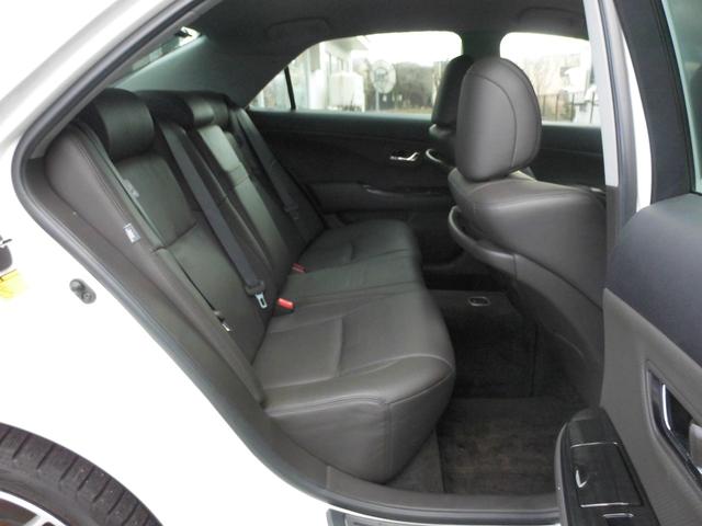 クラウン 3.5アスリート アニバーサリーエディション 社外エアロ 本革シート 社外マフラー ETC オートクルーズコントロール バックカメラ ナビ TV 19インチアルミ HID シートヒーター シートエアコン スマートキー パワーシート 冬タイヤ18インチアルミ付(28枚目)