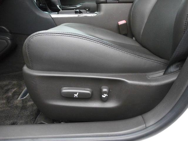 クラウン 3.5アスリート アニバーサリーエディション 社外エアロ 本革シート 社外マフラー ETC オートクルーズコントロール バックカメラ ナビ TV 19インチアルミ HID シートヒーター シートエアコン スマートキー パワーシート 冬タイヤ18インチアルミ付(32枚目)