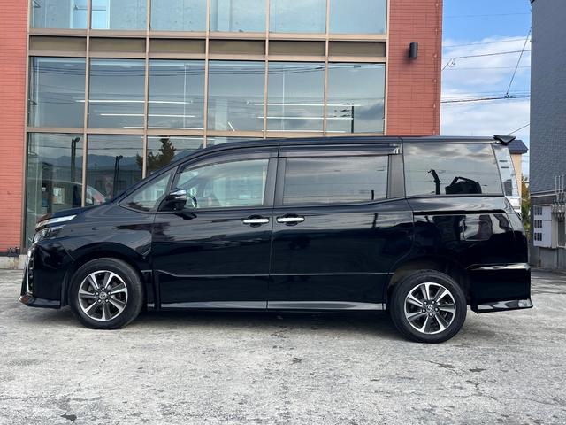 ヴォクシー ZS 煌II 4WD 本州仕入 寒冷地仕様 純正9インチナビTV フリップダウンモニター バックカメラ 純正エンジンスターター 純正ドライブレコーダー前後タイプ トヨタセーフティーセンス 両側パワースライドドア(5枚目)