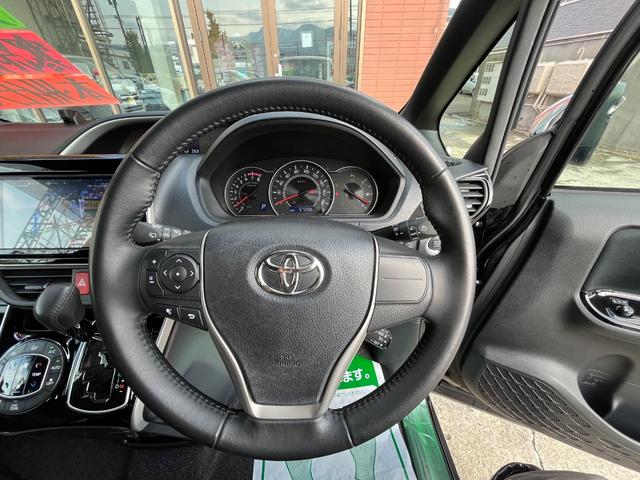 ヴォクシー ZS 煌II 4WD 本州仕入 寒冷地仕様 純正9インチナビTV フリップダウンモニター バックカメラ 純正エンジンスターター 純正ドライブレコーダー前後タイプ トヨタセーフティーセンス 両側パワースライドドア(12枚目)