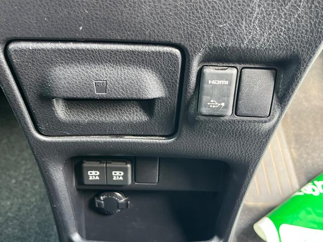 ヴォクシー ZS 煌II 4WD 本州仕入 寒冷地仕様 純正9インチナビTV フリップダウンモニター バックカメラ 純正エンジンスターター 純正ドライブレコーダー前後タイプ トヨタセーフティーセンス 両側パワースライドドア(21枚目)