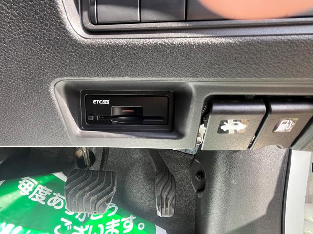 セレナ ハイウェイスターＶ　４ＷＤ　純正ナビＴＶ　アラウンドビューモニター　プロパイロット　両側パワースライドドア　デジタルインナーミラー　シートヒーター　ステアリングヒーター　エマージェンシーブレーキ　置くだけ充電（17枚目）