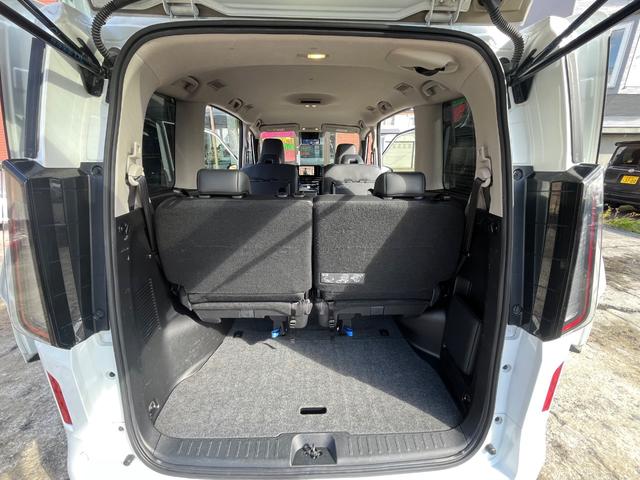 セレナ ハイウェイスターＶ　４ＷＤ　純正ナビＴＶ　アラウンドビューモニター　プロパイロット　両側パワースライドドア　デジタルインナーミラー　シートヒーター　ステアリングヒーター　エマージェンシーブレーキ　置くだけ充電（34枚目）