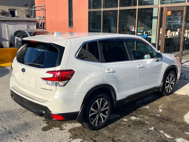 フォレスター プレミアム　４ＷＤ　本州仕入　純正ナビＴＶ　バックカメラ　パワーバックドア　デジタルインナーミラー　全席シートヒーター　ハーフレザーパワーシート　アイサイト　純正ドライブレコーダー（8枚目）