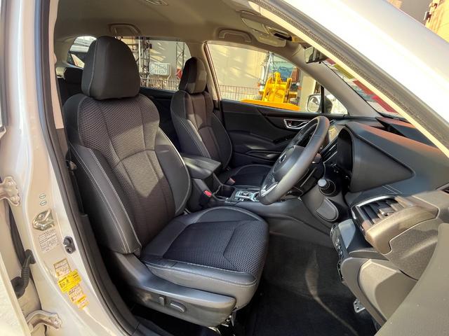 フォレスター プレミアム　４ＷＤ　本州仕入　純正ナビＴＶ　バックカメラ　パワーバックドア　デジタルインナーミラー　全席シートヒーター　ハーフレザーパワーシート　アイサイト　純正ドライブレコーダー（11枚目）