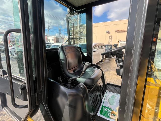 日本 　ＣＡＴ　ホイールローダー　７７５ｈ　９０１Ｂ　ＳＡ－Ｗ７Ａ型　バケット幅１６５ｃｍ　全塗装済み（16枚目）