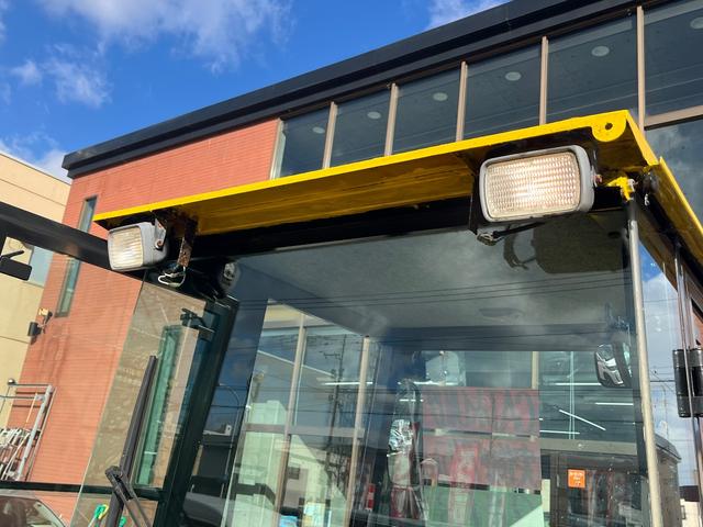 日本 　ＣＡＴ　ホイールローダー　７７５ｈ　９０１Ｂ　ＳＡ－Ｗ７Ａ型　バケット幅１６５ｃｍ　全塗装済み（20枚目）