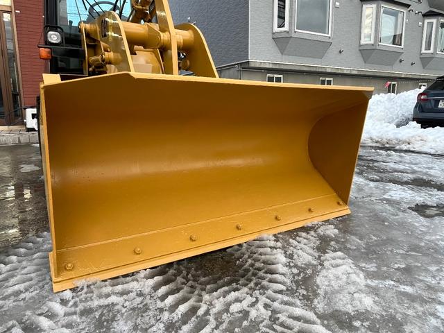 日本 　ＣＡＴ　ホイールローダー　７７５ｈ　９０１Ｂ　ＳＡ－Ｗ７Ａ型　バケット幅１６５ｃｍ　全塗装済み（21枚目）