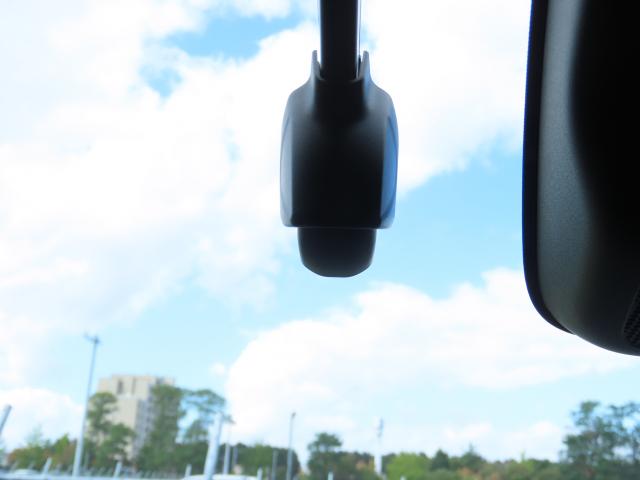 ヴェゼル e:HEVZ 純正コネクトディスプレイナビ マルチビューカメラ 前後ドラレコ TVフル ETC 4WD アルミホイール 全周囲カメラ 電動リアゲート オートクルーズコントロール アイドリングストップ USB入力端子(4枚目)